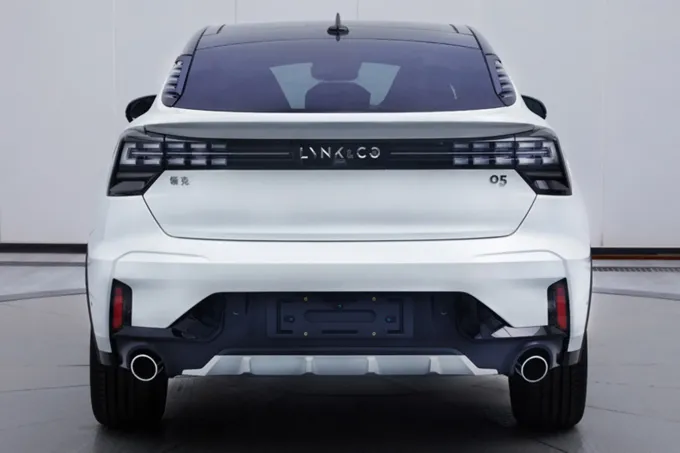 2024 Lynk & Co 05 Nueva energía 2023 1.5TD EM-P híbrido enchufable de 5 puertas y 5 asientos SUV accesorio 2